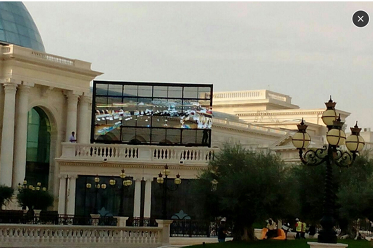 The outdoor P15.625 grille screen of the Lebanese Palace